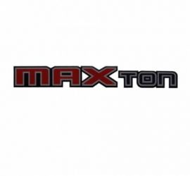 Emblema resinado frontal MAXTON